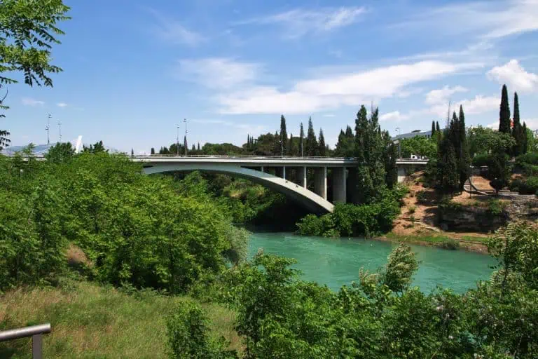גשר ריבניצה (Ribnica Bridge) בפודגוריצה